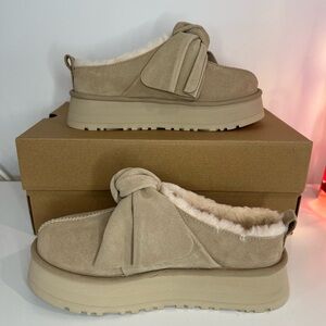 UGG Platform Slip-On Bow Slipper